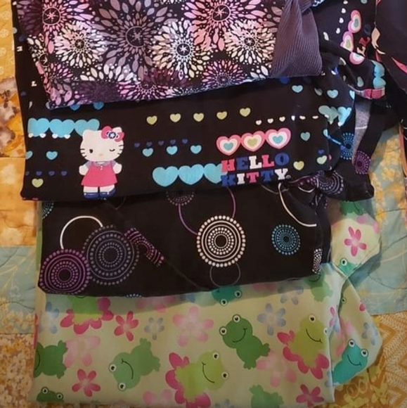 Scrub tops - Picture 2 of 8